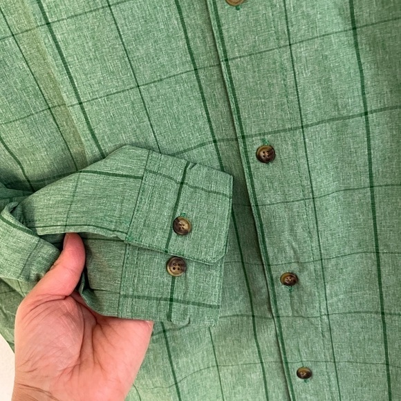 AVALANCHE Man Green Full Button Down Shirt with Zip Pocket, Size Small - Picture 4 of 7